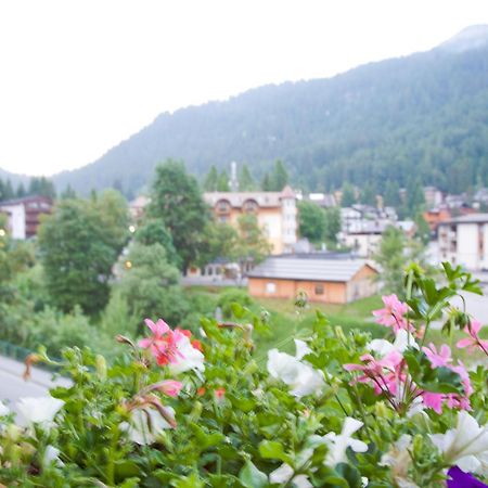 Hotel Chalet Del Brenta Madonna di Campiglio Exterior photo